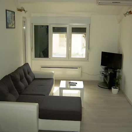 Apartment Jere & Anka Примоштен Екстер'єр фото