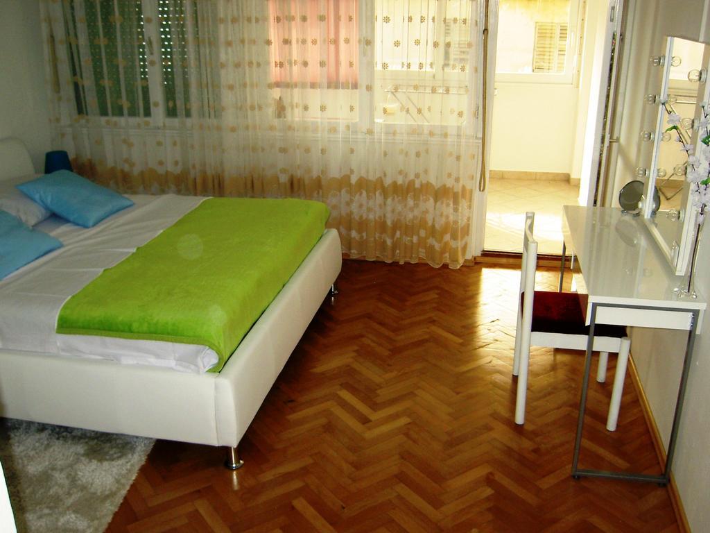 Apartment Jere & Anka Примоштен Екстер'єр фото