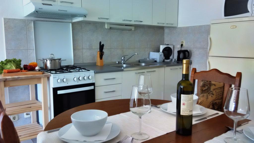 Apartment Jere & Anka Примоштен Екстер'єр фото